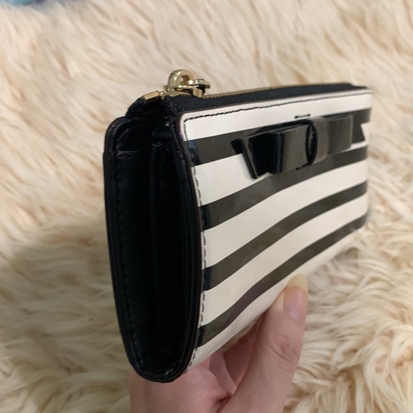 NWT Kate Spade Striped Patent Leather Wallet - Picture 10 of 12